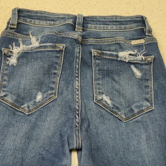 KanCan Kurvy Destructed Skinny - Picture 3 of 4